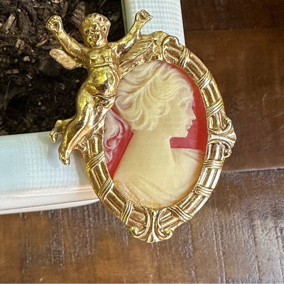 Vintage Estate Signed Raffine Victorian Carved Cameo Brooch Pin Gold With Angel - Picture 2 of 11